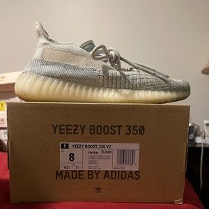 YEEZY BOOST